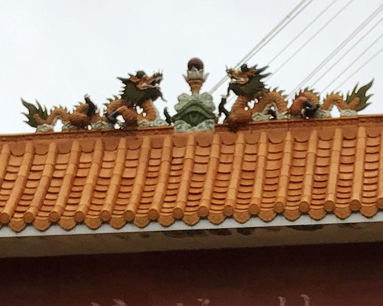 筒瓦廠家服務(wù)時的常見問題有哪些？如何解決？
